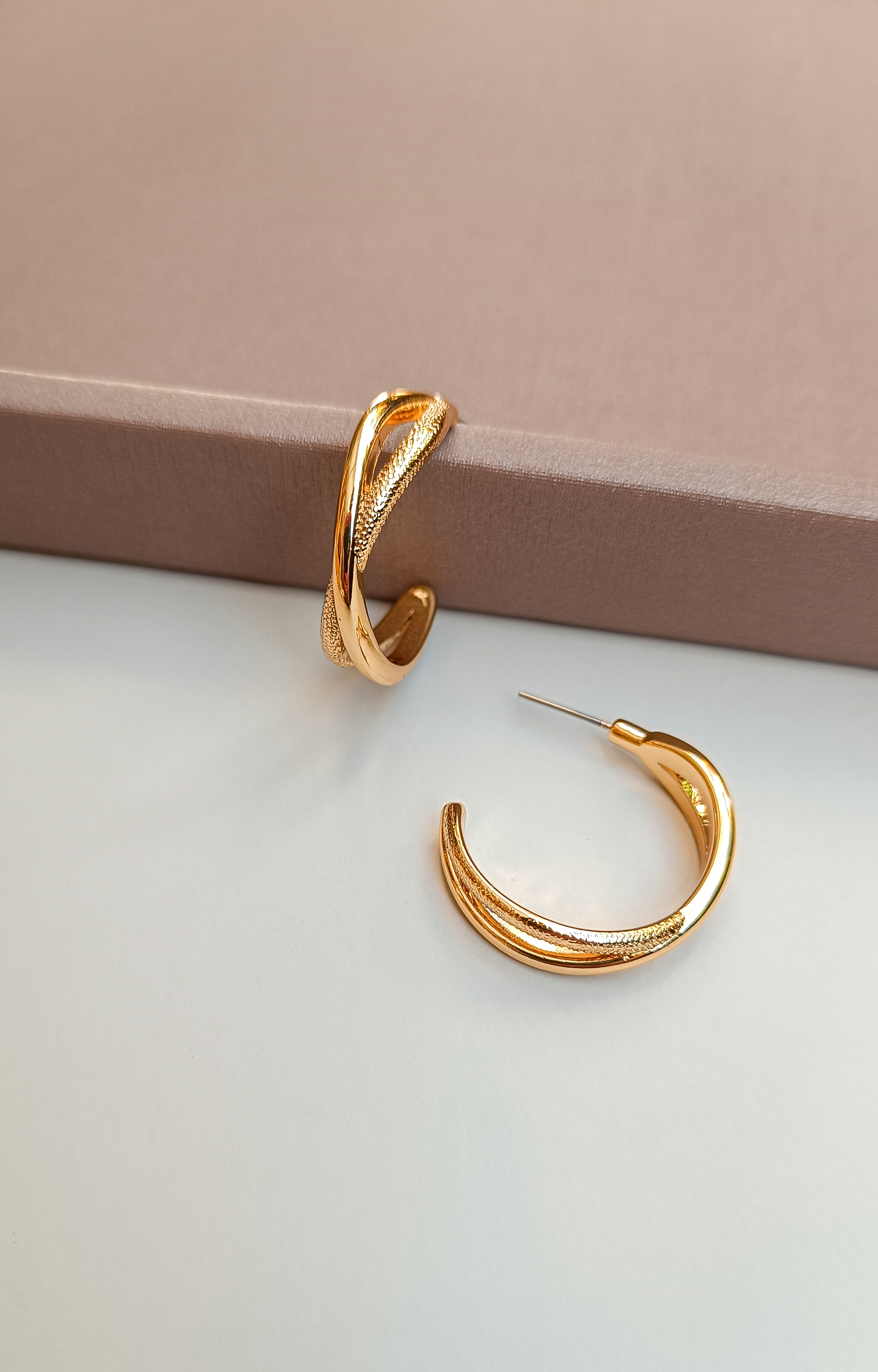 ARGOLA TRANSPASSADA DOURADO